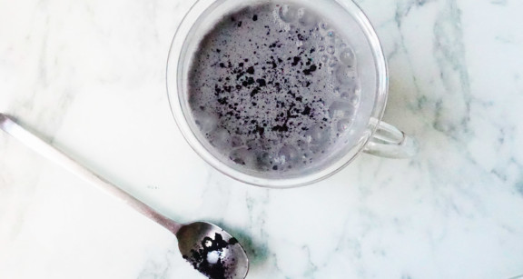 Activated charcoal latte