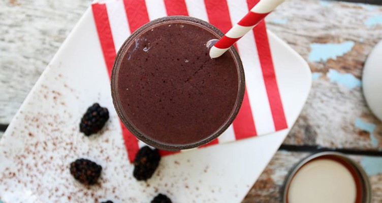 https://www.bulletproof.com/wp-content/uploads/2019/04/9-blackberry-chocolate-shake-752x401.jpg