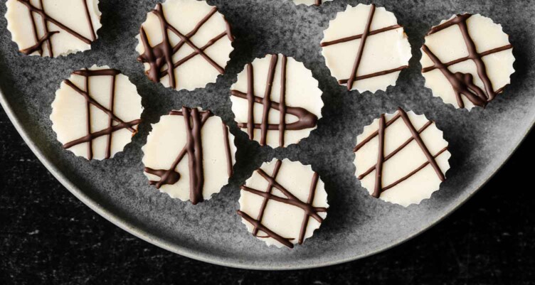 Keto White Chocolate Fat Bombs